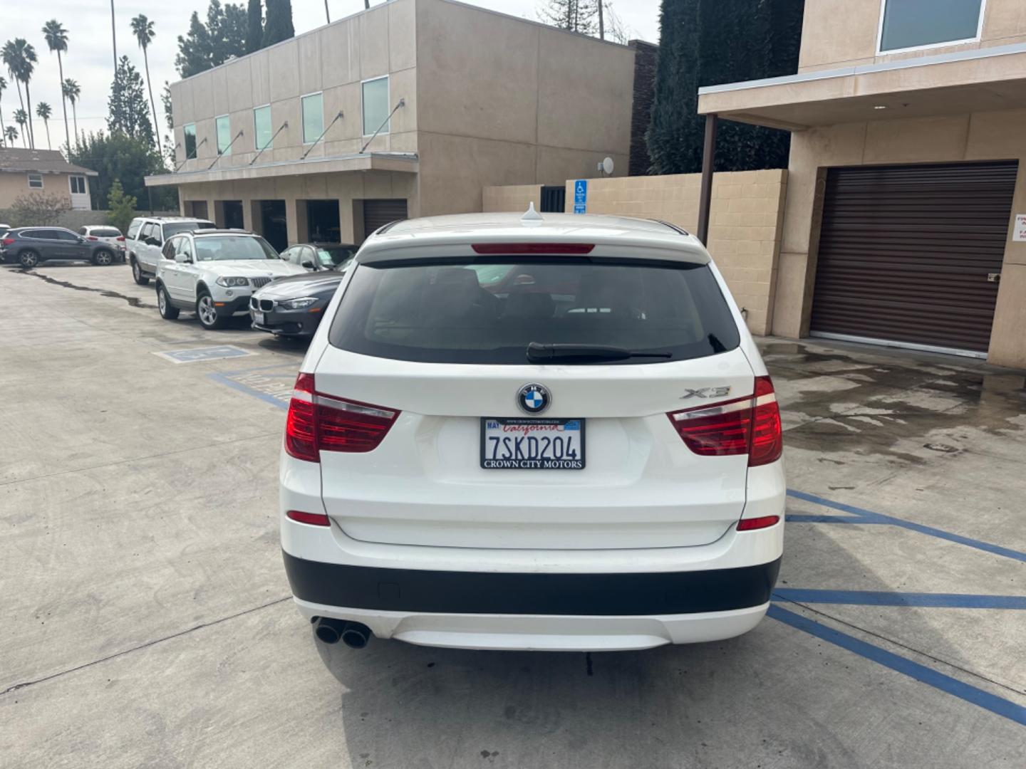 2013 WHITE /Tan BMW X3 xDrive28i (5UXWX9C54D0) with an 3.0L L6 DOHC 24V engine, 8-Speed Automatic transmission, located at 30 S. Berkeley Avenue, Pasadena, CA, 91107, (626) 248-7567, 34.145447, -118.109398 - Photo#3